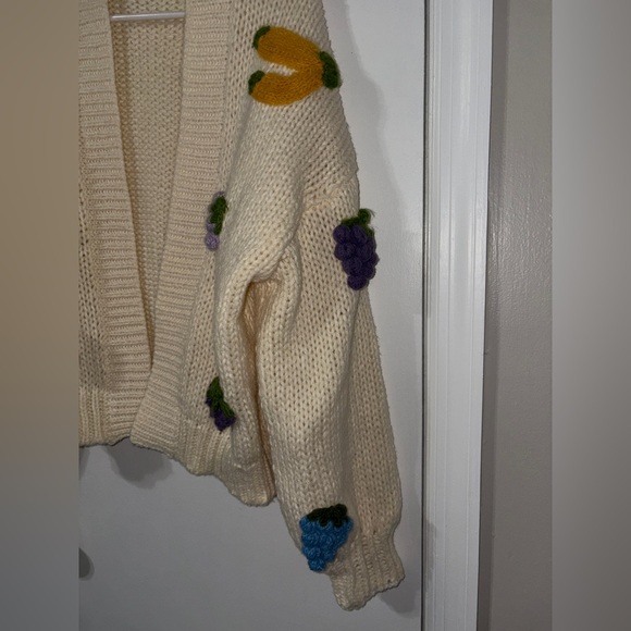 Anthropologie Duchamp Cream 3D Embroidery Knit Fruit Chucky Cardigan One size - Picture 4 of 7